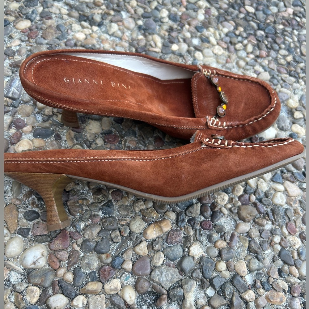 Gianni Bini brown suede mules size 8